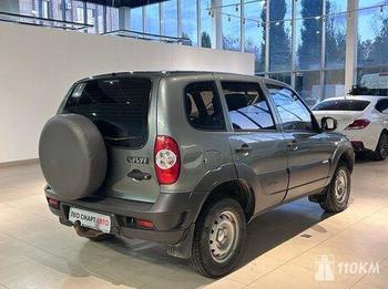 Chevrolet, Niva, 1700, 80, бензин, внедорожник, механика, полный привод, среднее состояние, левый, серый, 579 000 ₽