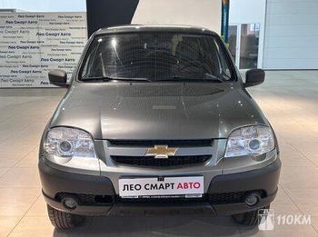 Chevrolet, Niva, 1700, 80, бензин, внедорожник, механика, полный привод, среднее состояние, левый, серый, 579 000 ₽