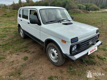 ВАЗ (Lada), 2131 (4x4), 1700, 83, бензин, внедорожник, механика, полный привод, среднее состояние, левый, белый, 570 000 ₽