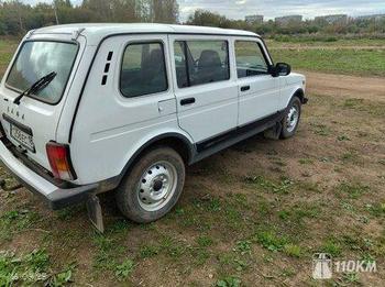 ВАЗ (Lada), 2131 (4x4), 1700, 83, бензин, внедорожник, механика, полный привод, среднее состояние, левый, белый, 570 000 ₽
