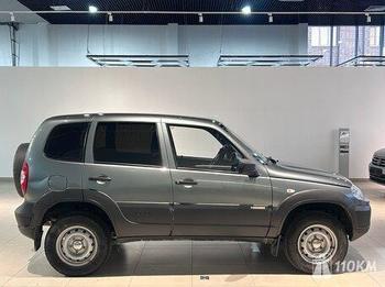 Chevrolet, Niva, 1700, 80, бензин, внедорожник, механика, полный привод, среднее состояние, левый, серый, 579 000 ₽