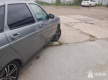 ВАЗ (Lada), Priora, 1600, 87, бензин, хэтчбек, механика, передний привод, среднее состояние, левый, серый, 230 000 ₽