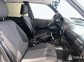 Chevrolet, Niva, 1700, 80, бензин, внедорожник, механика, полный привод, среднее состояние, левый, серый, 579 000 ₽