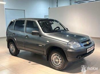 Chevrolet, Niva, 1700, 80, бензин, внедорожник, механика, полный привод, среднее состояние, левый, серый, 579 000 ₽