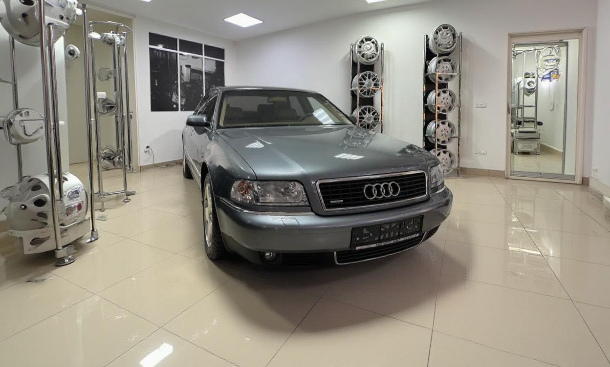В Кирове продают почти новую Audi A8 2000 года выпуска за 12 млн рублей