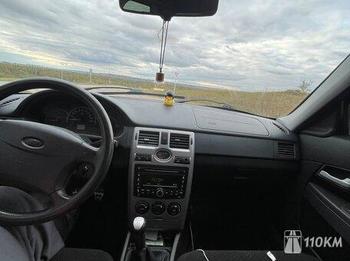 ВАЗ (Lada), Priora, 1600, 98, бензин, седан, механика, передний привод, среднее состояние, левый, черный, 300 000 ₽