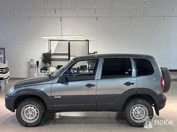 Chevrolet, Niva, 1700, 80, бензин, внедорожник, механика, полный привод, среднее состояние, левый, серый, 579 000 ₽